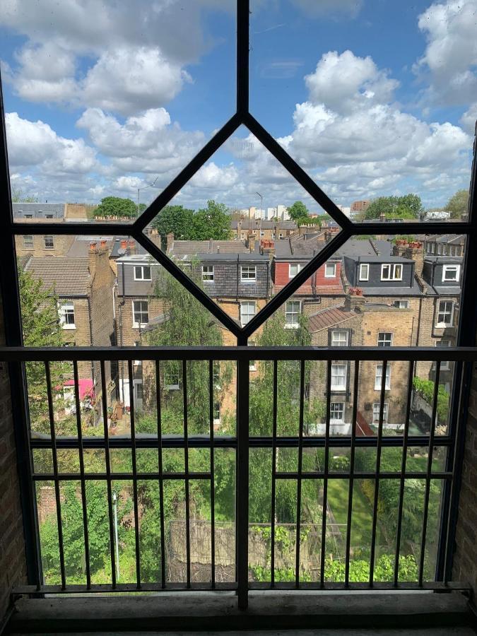 Lovely Apartment In Victoria Park Village Londra Esterno foto