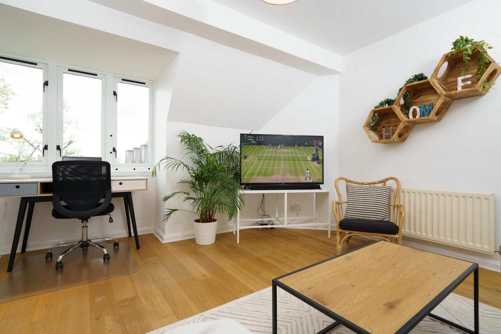 Lovely Apartment In Victoria Park Village Londra Esterno foto